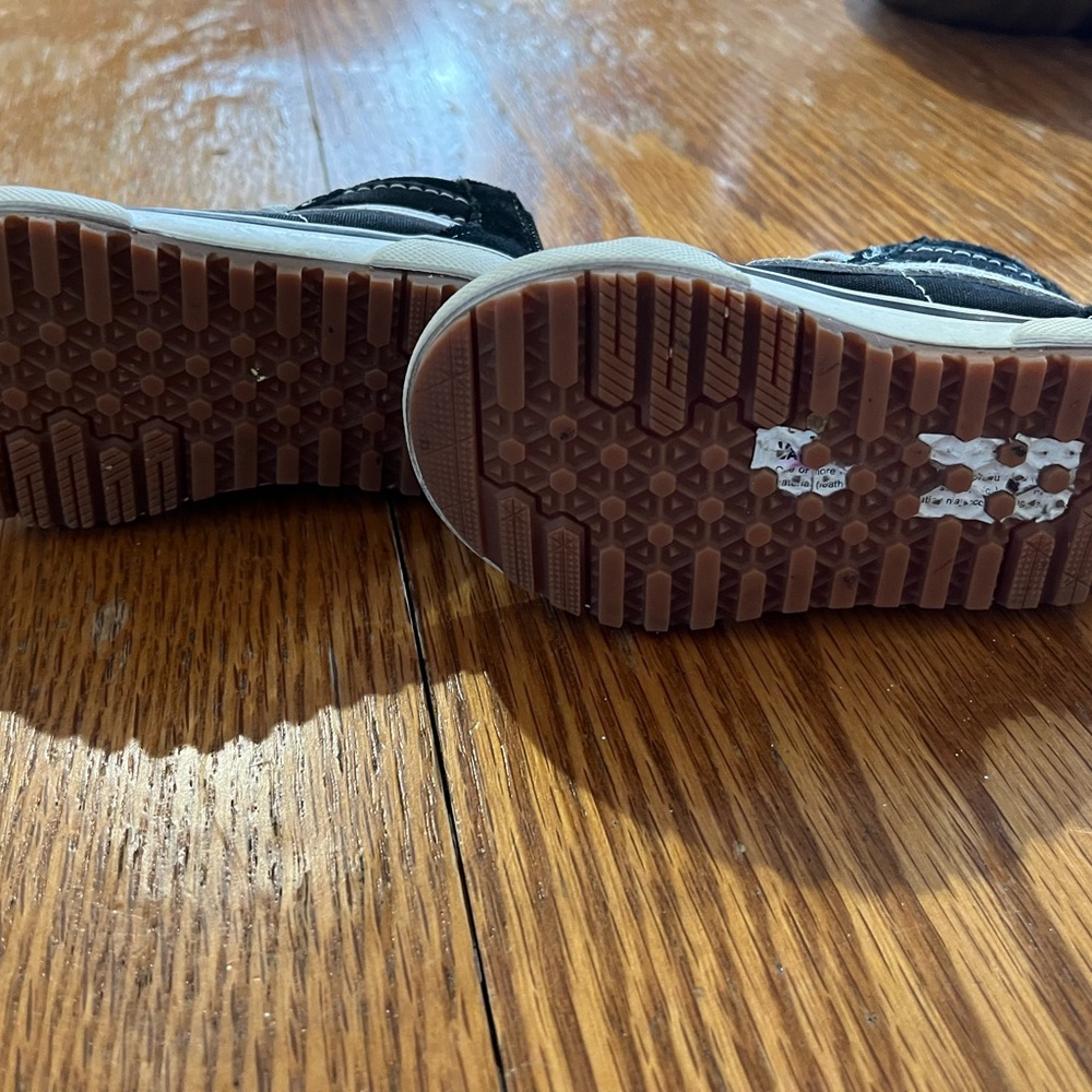 Vans - Picture 4 of 4